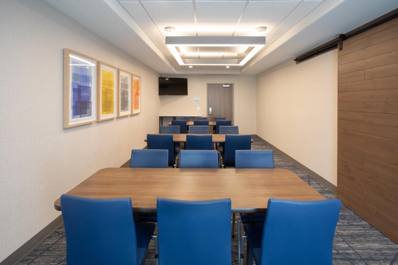 Holiday Inn Express Hotel & Suites Grand Junction By Ihg Exterior photo